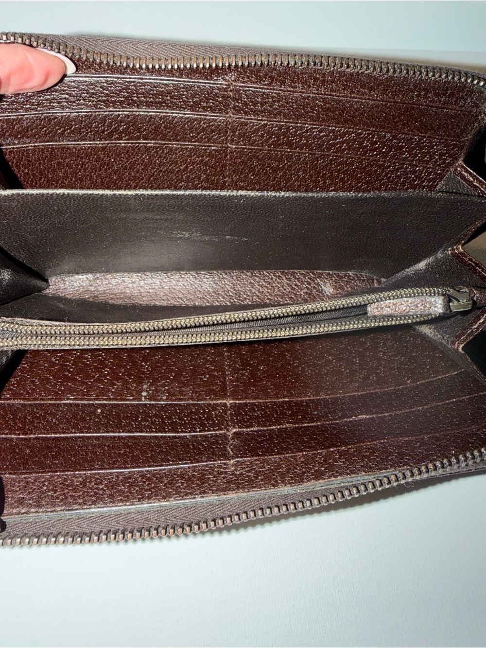 Gucci Brown and Beige GG Canvas Zip Wallet - Picture 6 of 6